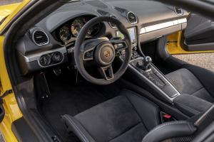 Porsche 718 Cayman GT4 2019 года  (NA)